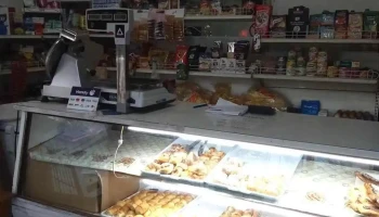 el Quincho Almacén - Luis Pasteur Esquina