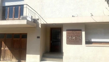Escritorio Zapater - 37000 Melo
