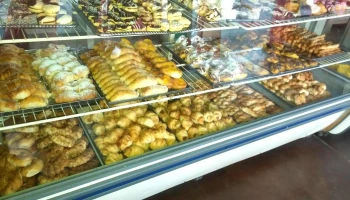 Panadería Y Confitería La Gran Muñeca - 70600 Tarariras