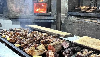Parrilla con Historia C\h - Av. Antonio Camacho