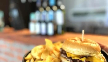 Pitu Burgers - Piriápolis - 20200 Piriápolis