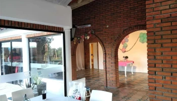 Salon Valloon - 15800 Ciudad De La Costa