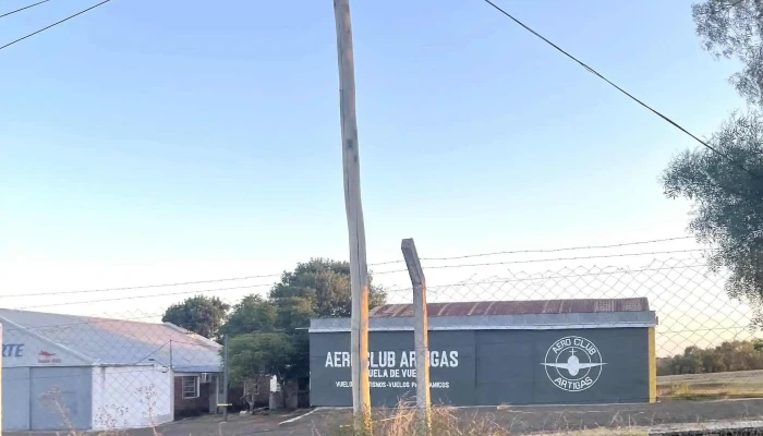 Aeropuerto Internacional De Artigas -  Donde - Artigas