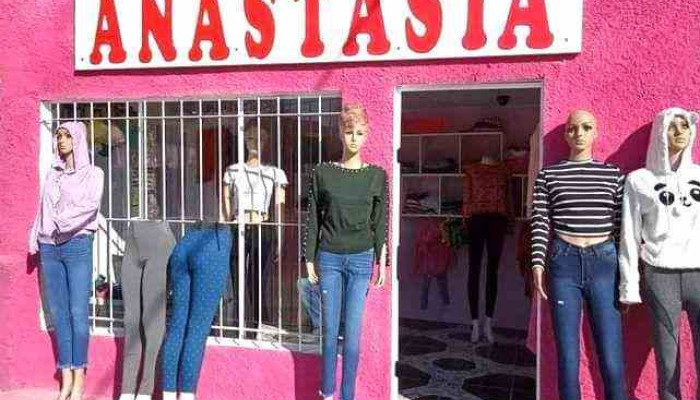 Anastasia - 33000 Treinta Y Tres