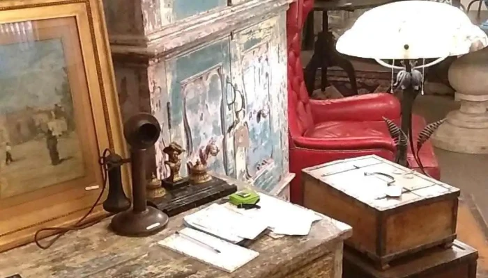 Antiques and more - 11200 Montevideo