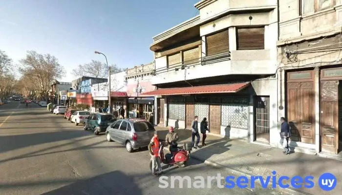 Av. Gral. Flores y Domingo Aramburu - Montevideo