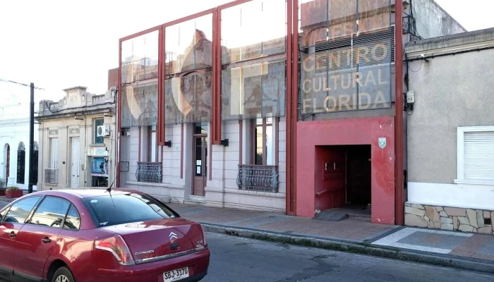 Biblioteca Municipal - 94000 Florida