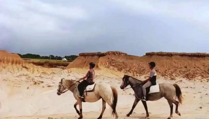 Cabalgatas Eco Equus -  Videos - Pueblo Nuevo