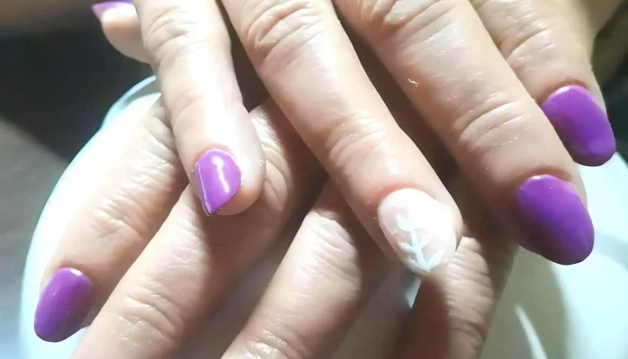 Cf Nails - Calle C Vivienda 18
