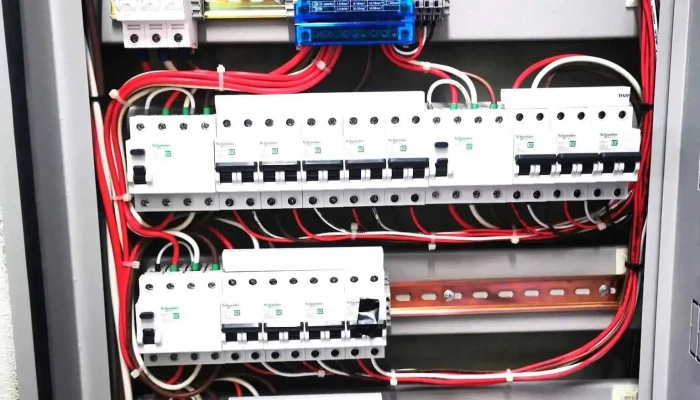 Epc Instalaciones Y Montajes Electricos Electricista - Soca