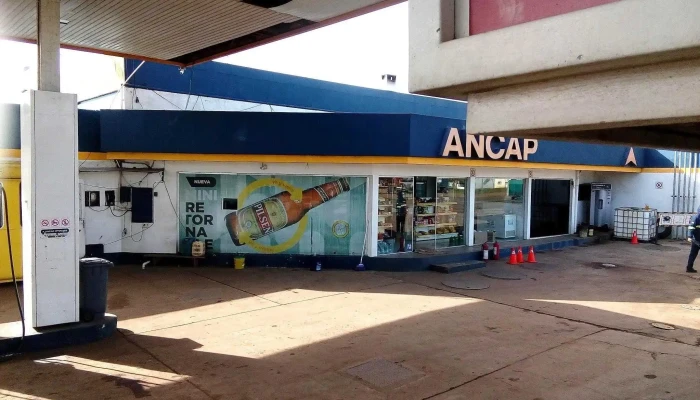 Estacion Ancap Exterior - Artigas