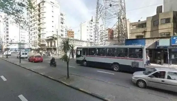 Farmacia Tundisi Obelisco -  Abierto Ahora - Montevideo