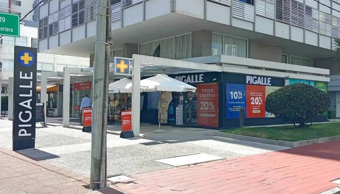 Farmacias Pigalle Suc Ituzaingo Del Propietario - Punta del Este