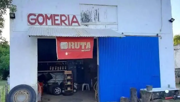 Gomeria km290 Ruta 5 Pegado a Agencia Turismar - Neumaticos Nuevos Y De Ocasión- Baterias - Alineación - Cuchilla De Peralta