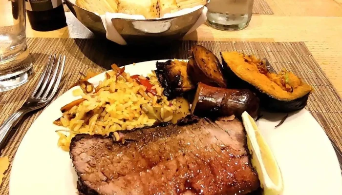 Las Brisas Restaurant - Rb. Dr. Claudio Williman