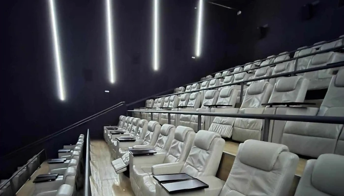 Life Cinemas -  Horario - Punta del Este