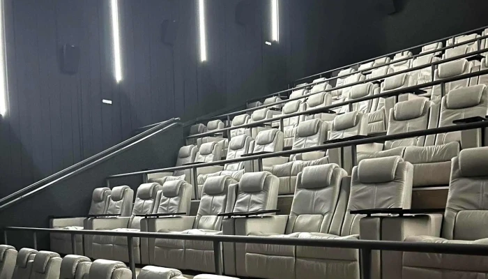 Life Cinemas -  Telefono - Punta del Este