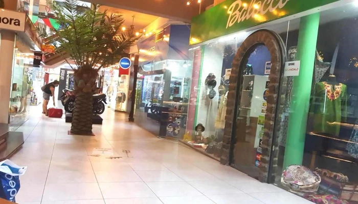 Mac Center Shopping Urbano -  Interior - Paysandú