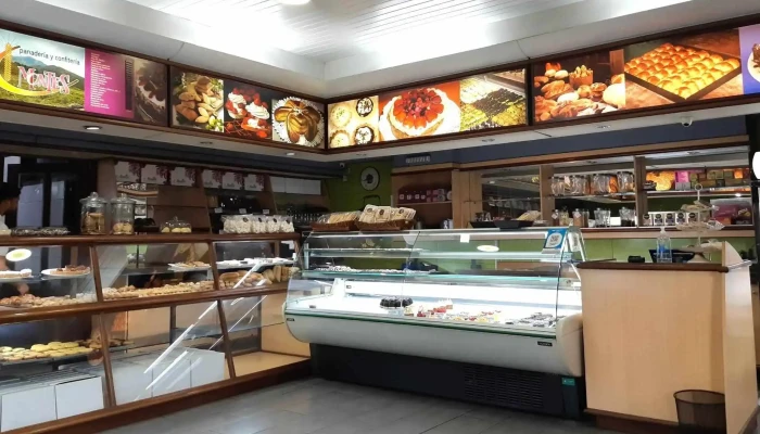 Montes Confitería - 11100 Montevideo