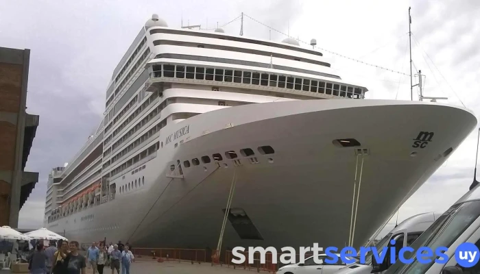 Montevideo -  Bote - Montevideo