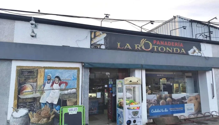 Panadería, confitería “La rotonda”. - Diego Lamas 21