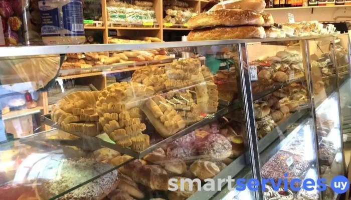 Panadería y Confitería Nueva La Paz - 11800 Montevideo