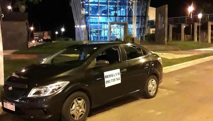 Remis L Y M -  Paso De Los Toros Centenario Servicio De Transporte - Paso de los Toros