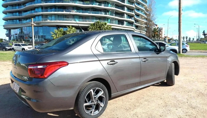 Remises Montevideo Uruguay -  Automovil - Montevideo