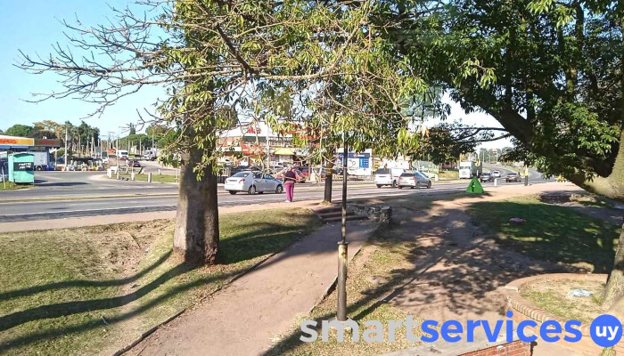 Ruta 8 Y Klm 16 Parada 7 Bus Stop - Montevideo