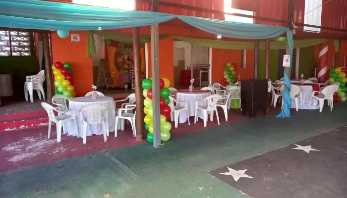 Salón de Fiestas 5 Esquinas - 15900 18 De Mayo