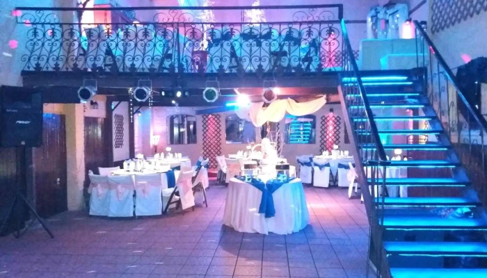 Salón El Portal - Av. Millán &