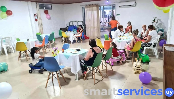 Salón Tío Chico - 37000 Melo