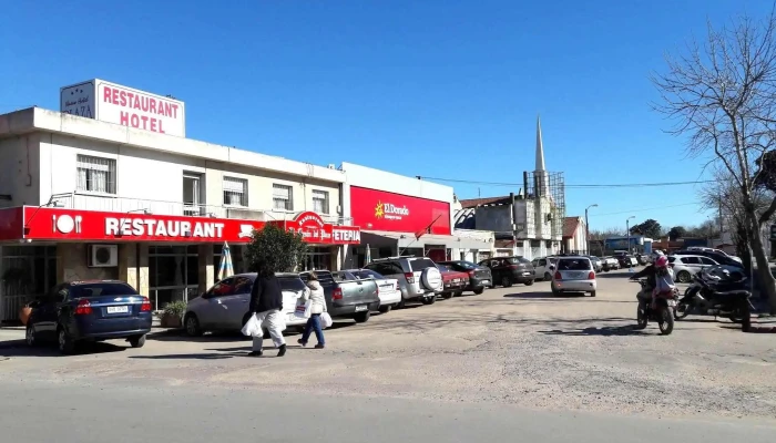 Supermercados El Dorado -  Estacionamiento - Chuy