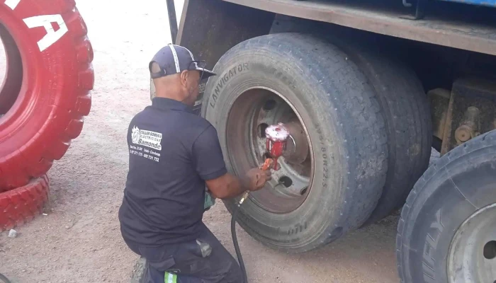 Taller Y Gomeria Bamonde -  Abierto Ahora - villa crespo y san andrés