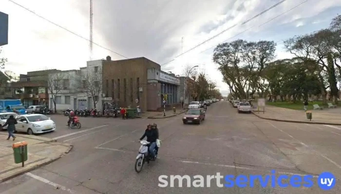 Taxi Frente Tiendas Montevideo - Treinta Y Tres