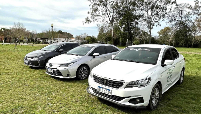 Taxi Y Remise Cardal -  Parada De Taxis - Cardal