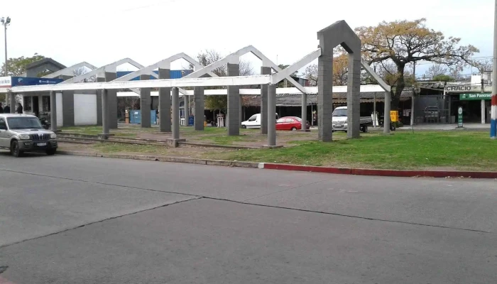 Terminal Del Ctrionortecutcsa Automovil - Montevideo