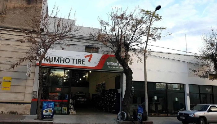 Tireshop 33 -  Tienda De Neumaticos - treinta y tres