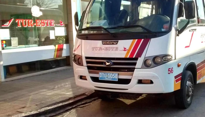 Tur -  Este Abierto Ahora - Treinta y Tres