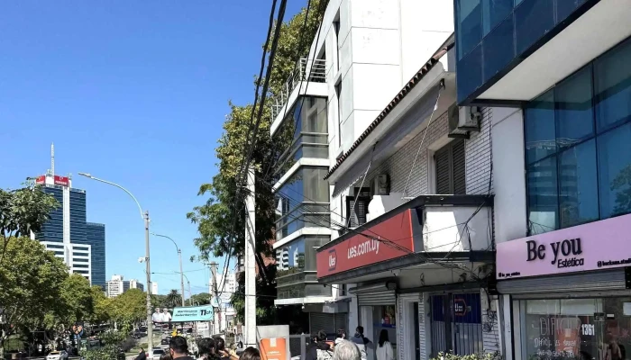 Ues Pickup Center -  Direccion - Montevideo