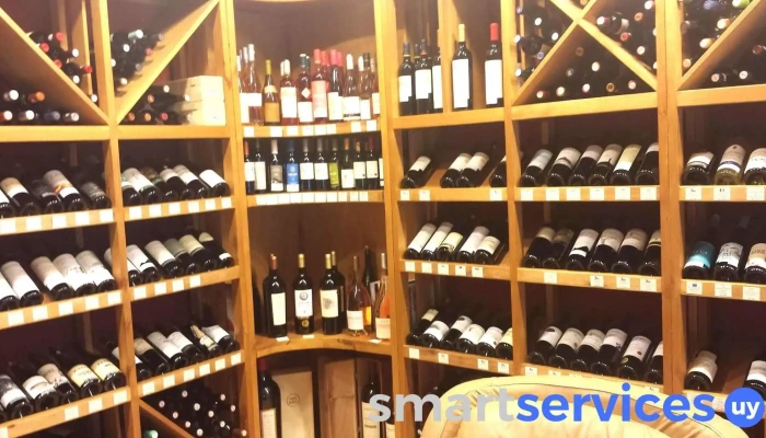 Vinos Del Mundo - Punta del Este - Blvr. Gral. Jose Gervasio Artigas