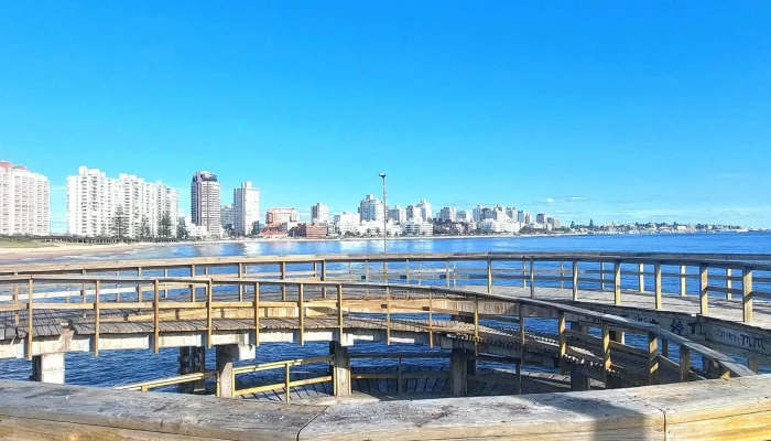 West -  Cerca De Mi - Punta del Este